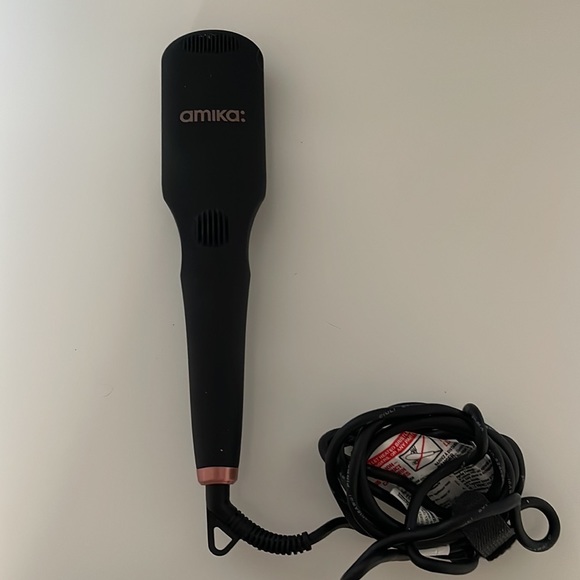 Amika thermal straightening brush - Picture 4 of 4